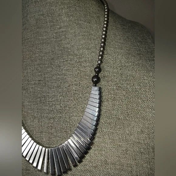 Modernist Hematite Necklace. Metal Beads, Magnetic Clasp - Picture 3 of 7